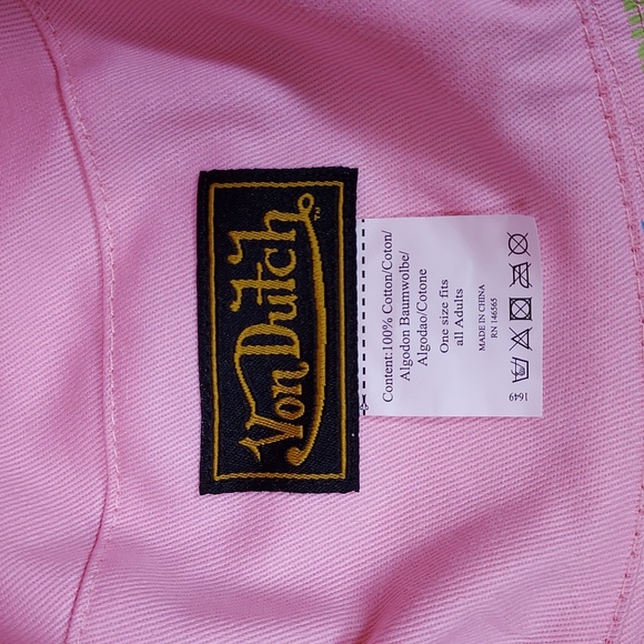 Von Dutch NWT Y2K Nostalgia Pink Multicolored All-Over Print Logo Bucket Hat OS - Picture 9 of 9